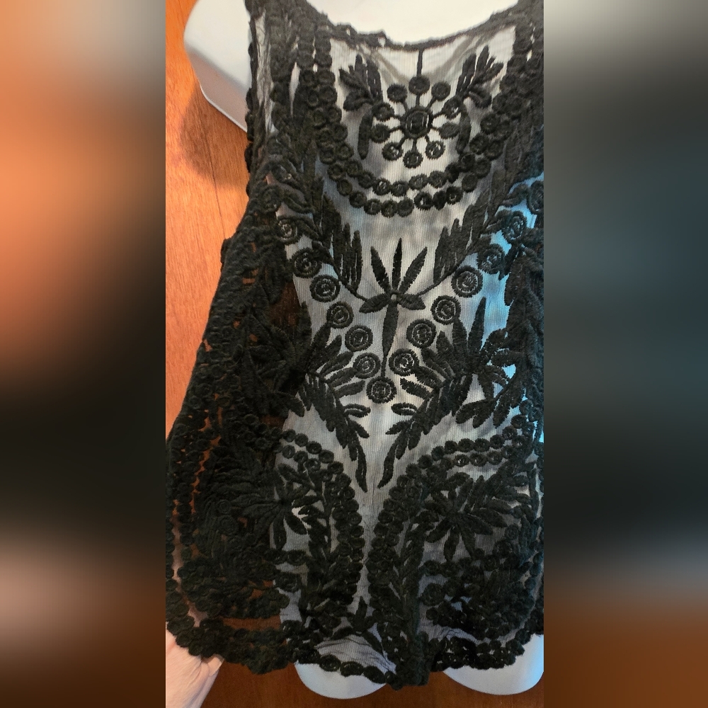 Anthropologie Beautiful Black Lace Floral Sheer Top SzM - Picture 3 of 8